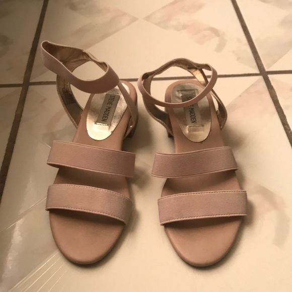 Strap sandal - Picture 2 of 3